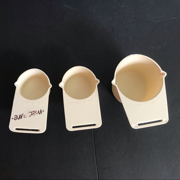 Vintage Plastic Measuring Set - Picture 2 of 6